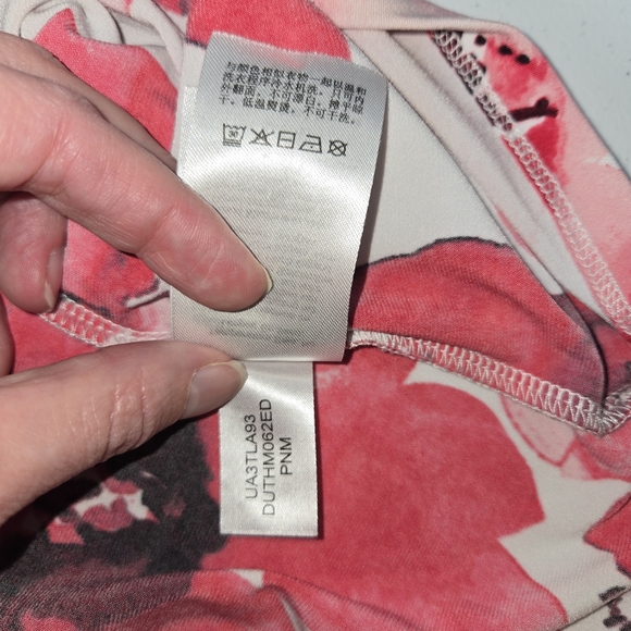 DKNY Wrap Print size Large white, red, and pink - Picture 6 of 8